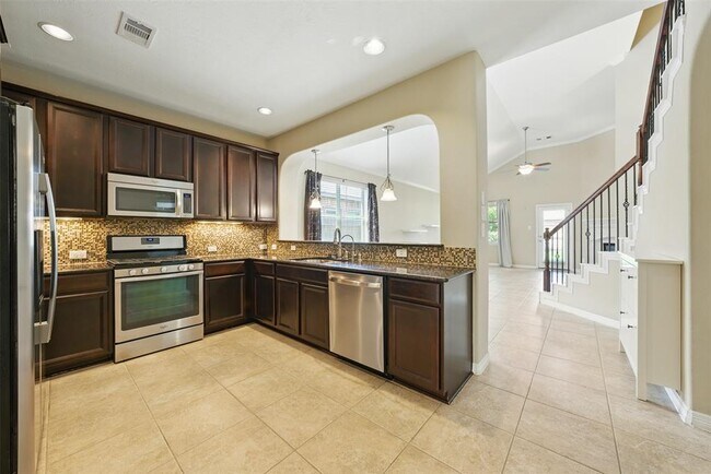 Building Photo - 27154 Harvest Pointe Ln