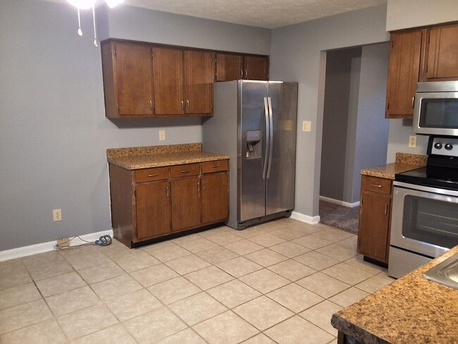 Building Photo - Cozy 3 Bed, 1 Bath House Minutes To Fort Knox