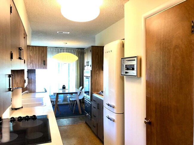 Building Photo - 7900 Beacon Ave S