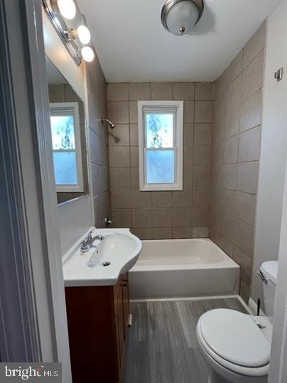 Building Photo - 125 E Bettlewood Ave