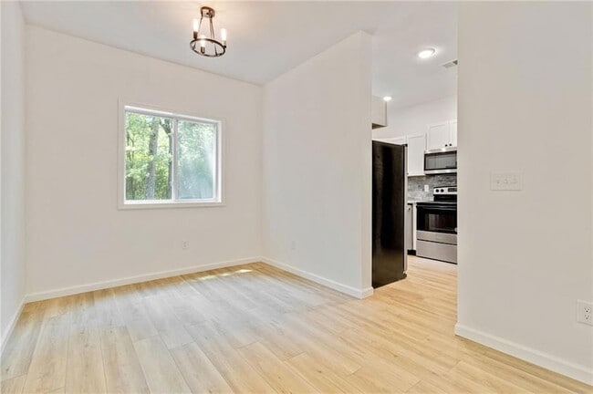 Building Photo - 87 Hennon Dr NW
