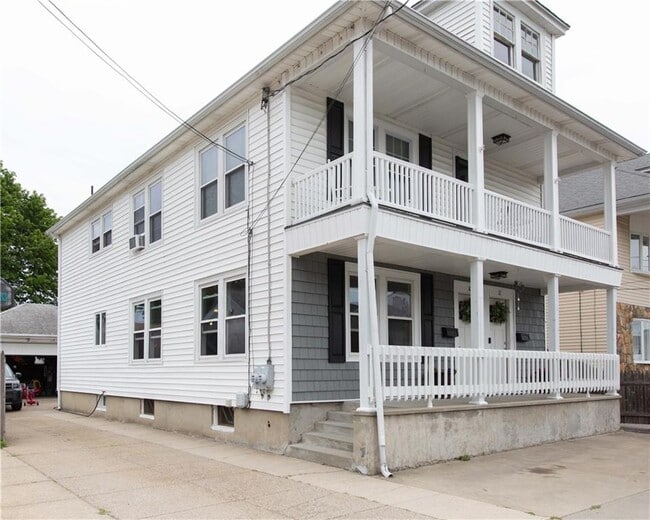 Building Photo - 10 Island Ave