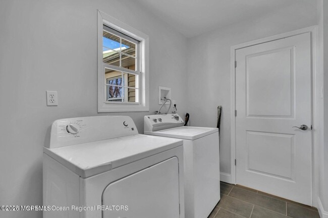 Building Photo - 152 Windward Dr