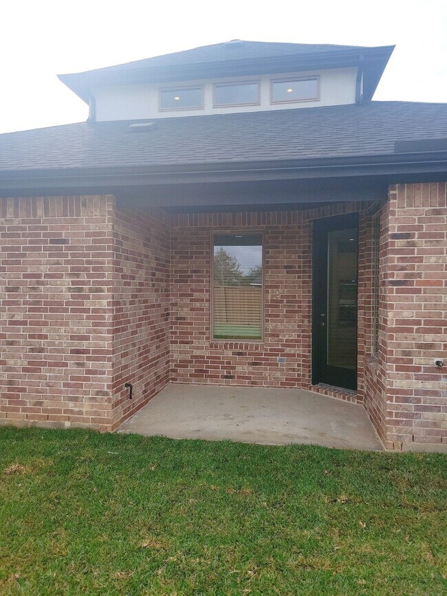 Building Photo - 28434 Eli Eagle St