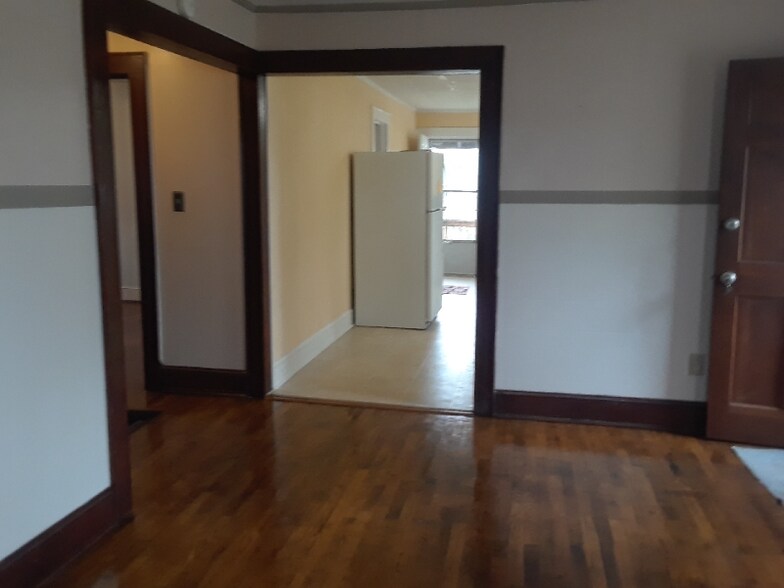 Building Photo - 112 S Avondale Rd