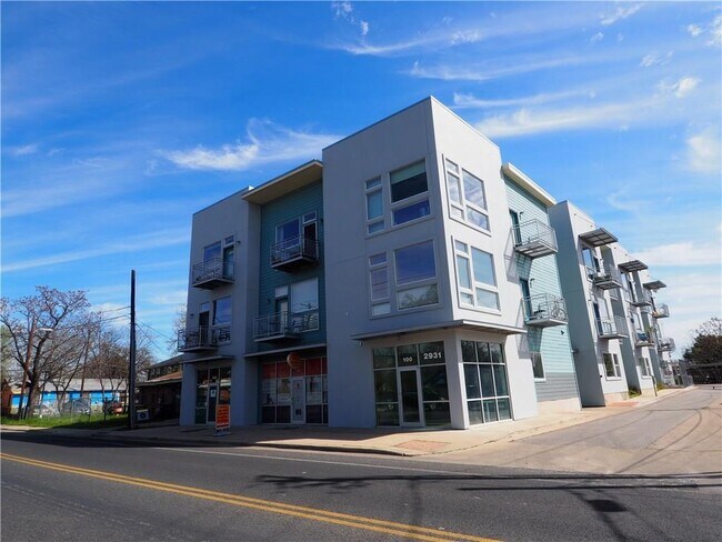 Building Photo - 2931 E 12th St