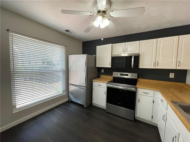 Building Photo - 3578 Kennesaw Station Dr