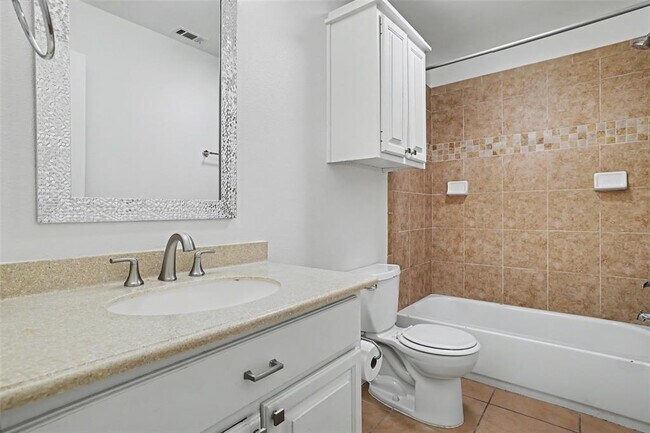 Building Photo - 6307 Chesterfield Ave