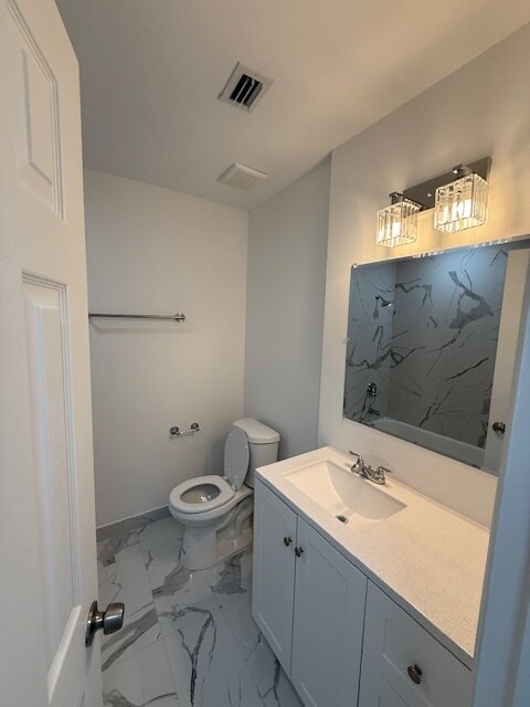 Building Photo - 5962