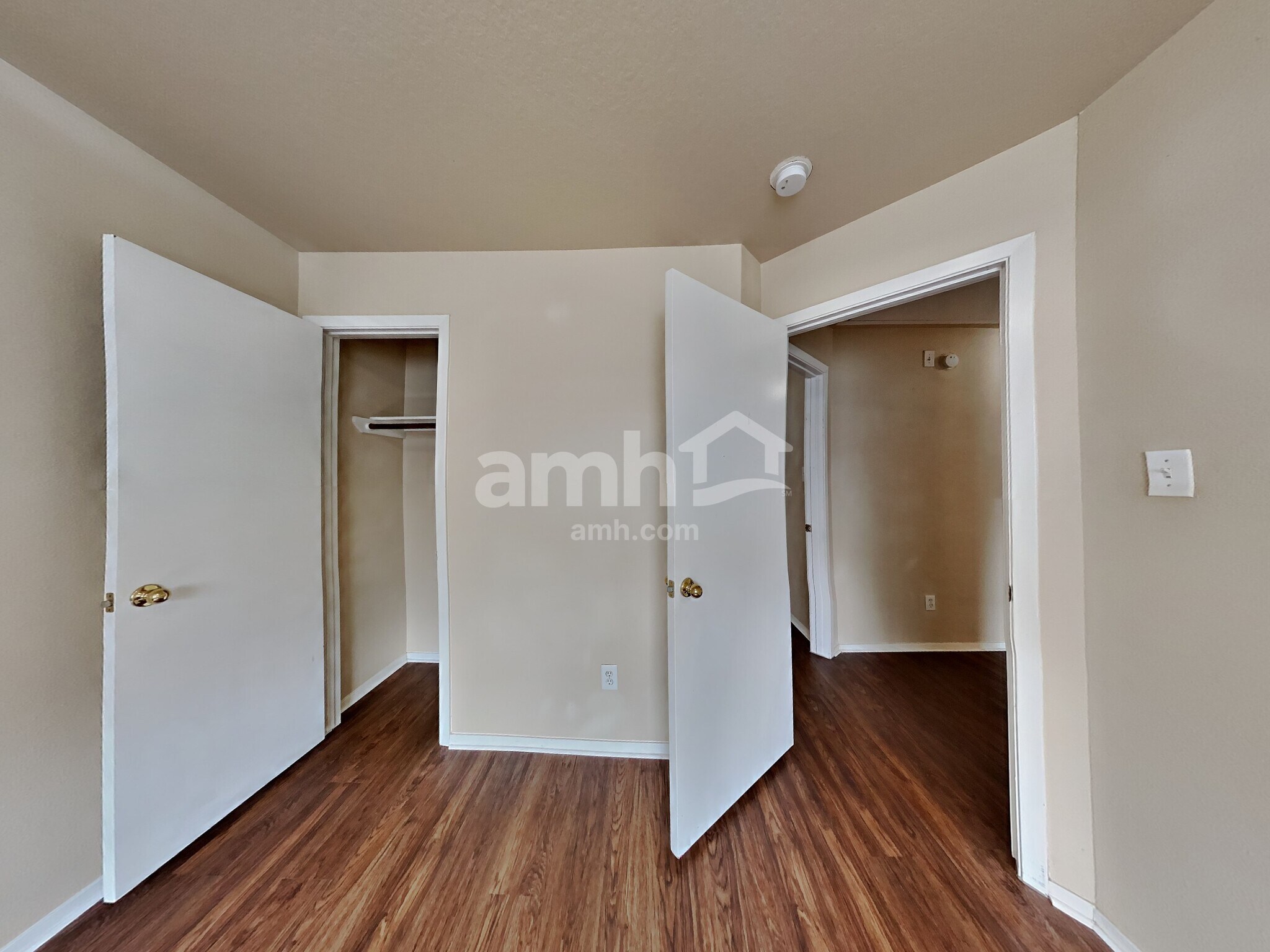 Building Photo - 26893 Kings Park Hollow Dr