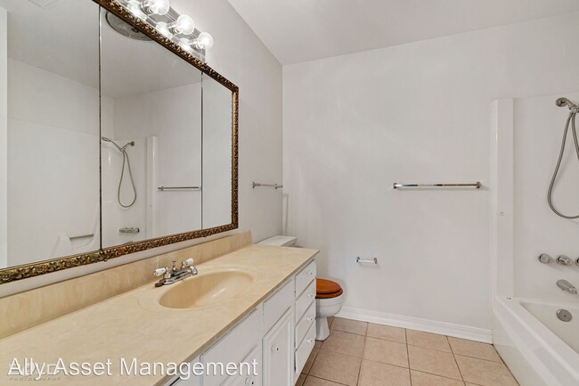 Building Photo - 3 br, 2 bath House - 203 Stratmore
