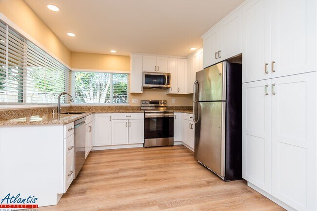 Building Photo - 6263 Malory Dr