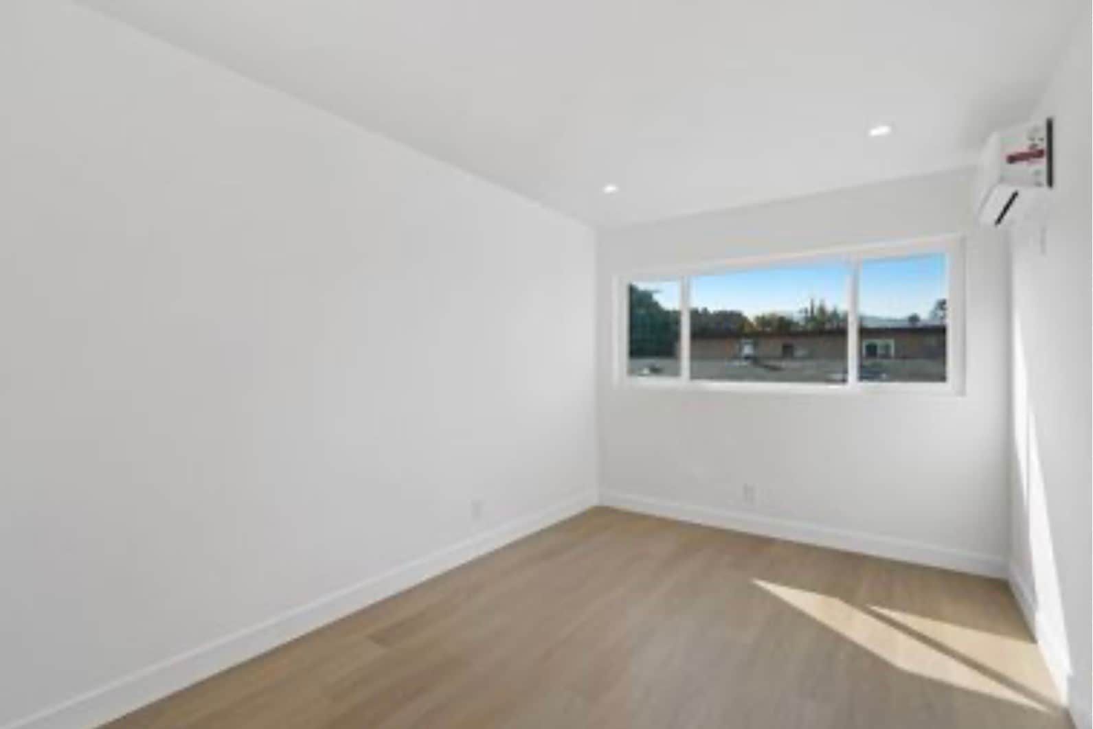 Building Photo - 2915 Hauser Blvd