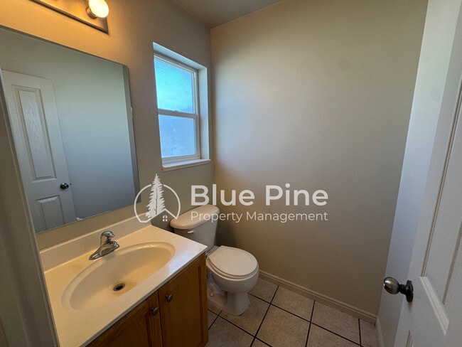 Building Photo - 429 Raven Way