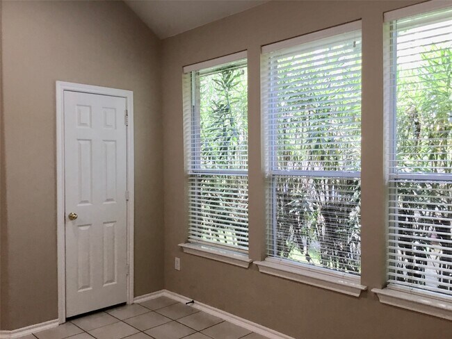 Building Photo - 14 Heron Hollow Ct