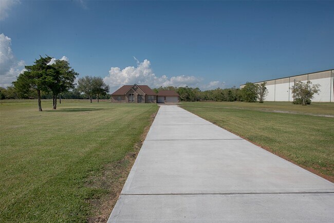 Building Photo - 5722 Delany Rd