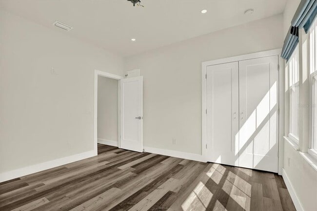 Building Photo - 1299 5th St S