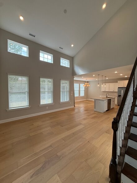 Building Photo - 335 Acorn Hollow Pl