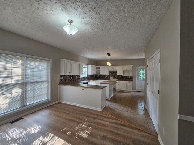 Building Photo - 4514 New Hopewell Rd