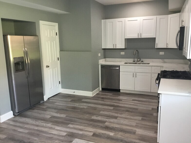 Building Photo - 3880 Tommy Dr