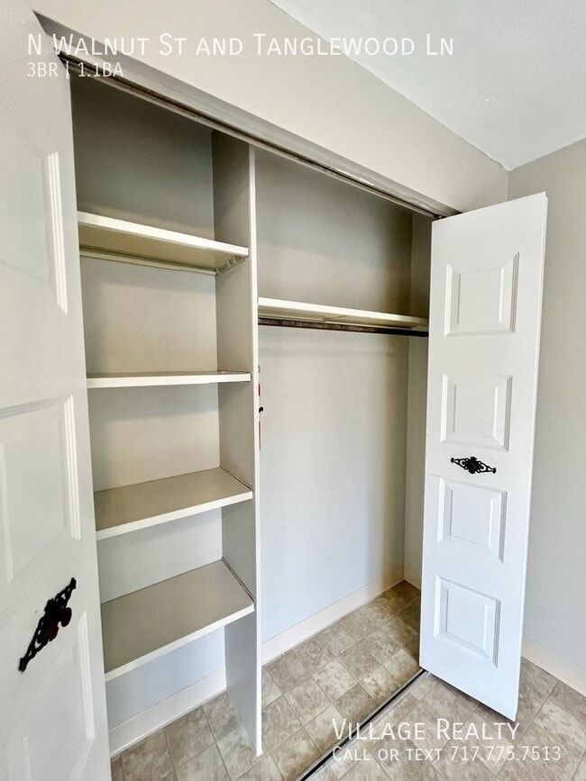 Building Photo - 492 N Walnut St