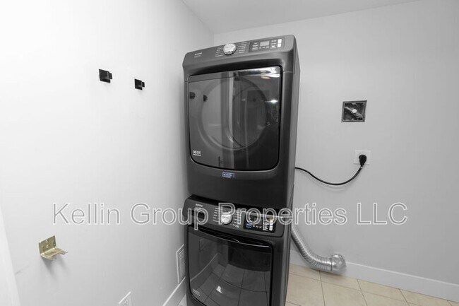 Building Photo - 111 N 12th St