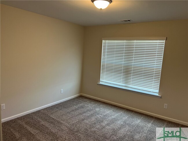 Building Photo - 112 Kenwood Cir