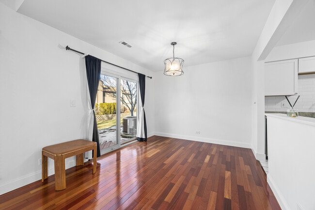 Building Photo - 120 White Birch Ln