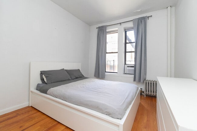 Building Photo - 315-317-317 E 95th St