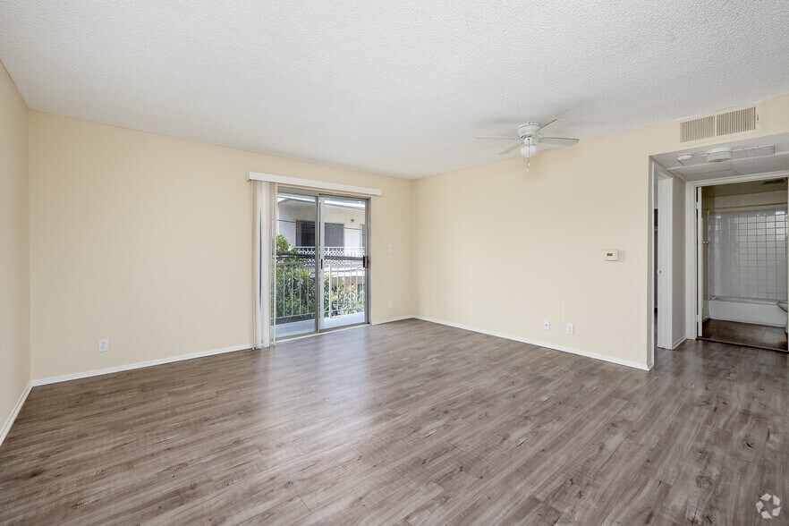 Primary Photo - Irolostar Apartments