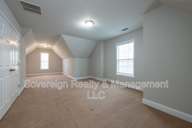 Building Photo - 323 Englewood Ave SE