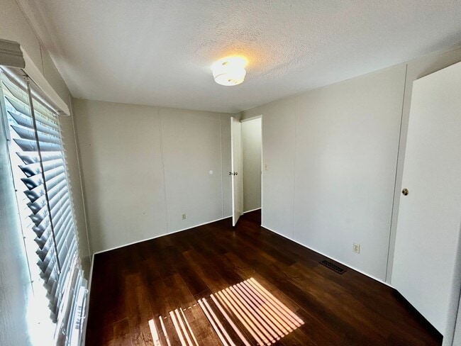 Building Photo - 2 Bedroom In Mount Sterling!