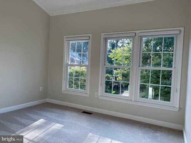 Building Photo - 9715 Whitley Park Pl