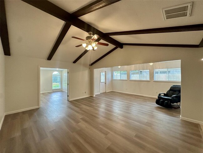 Building Photo - 1126 Ravenscourt Dr