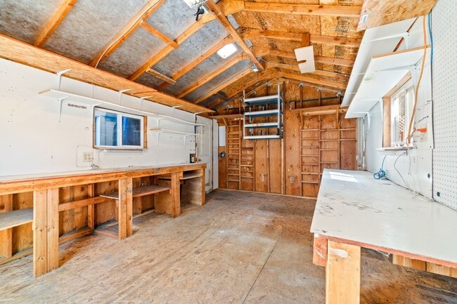 Building Photo - Charming Oakland Oasis with Detached Works...