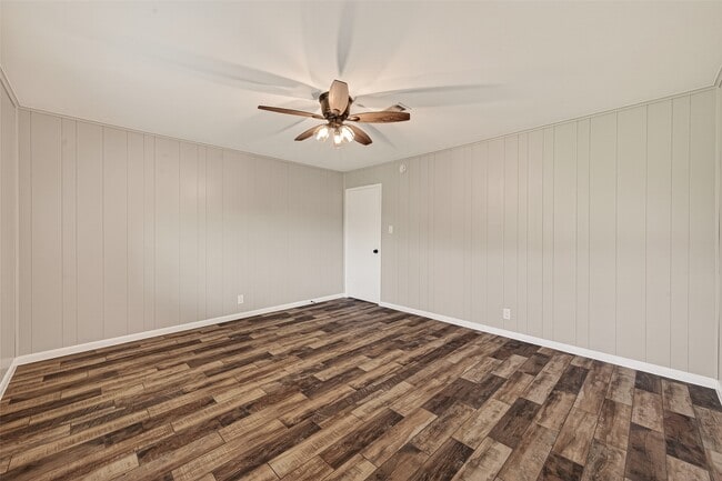 Building Photo - 1203 Bernard Ave