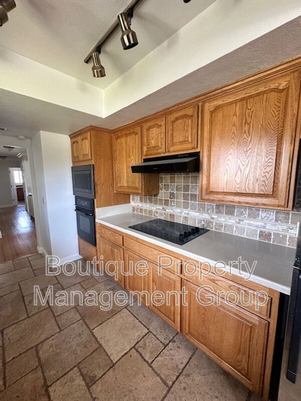 Primary Photo - 12551 Bubbling Well Rd