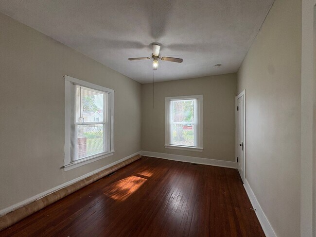 Building Photo - 1629 Forrest Dr