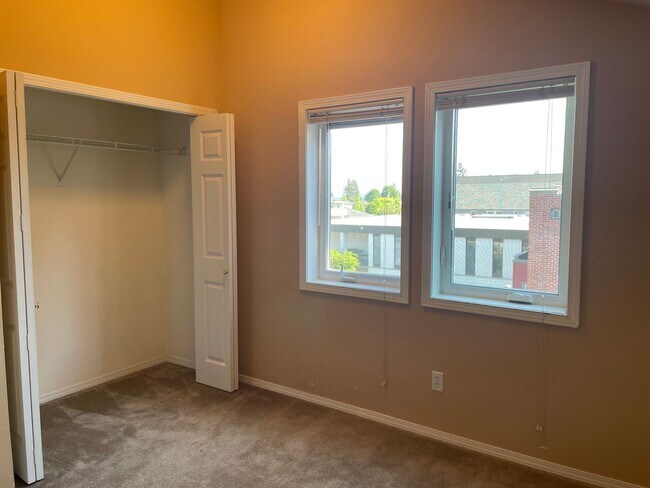 Building Photo - 3117030
