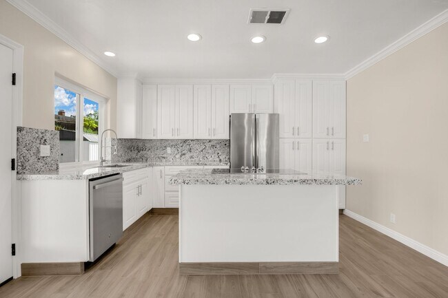Building Photo - Charming La Habra Corner Lot Home.  4 Bedrooms & 2 Bath