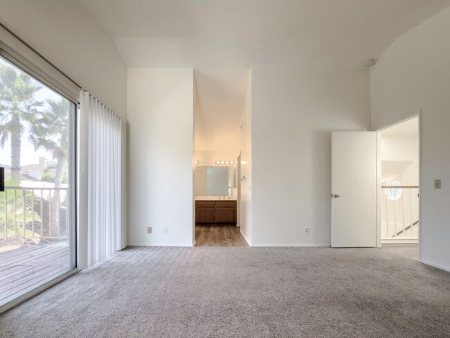 Building Photo - 2 Story, 3-Bedroom POOL + SOLAR Home in Wi...