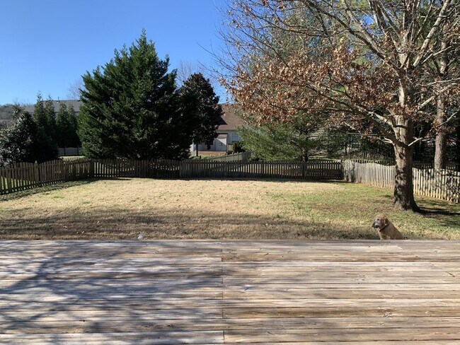 Building Photo - Renovated 5 Bedroom Home w/ 2 Car Garage and Fenced Backyard