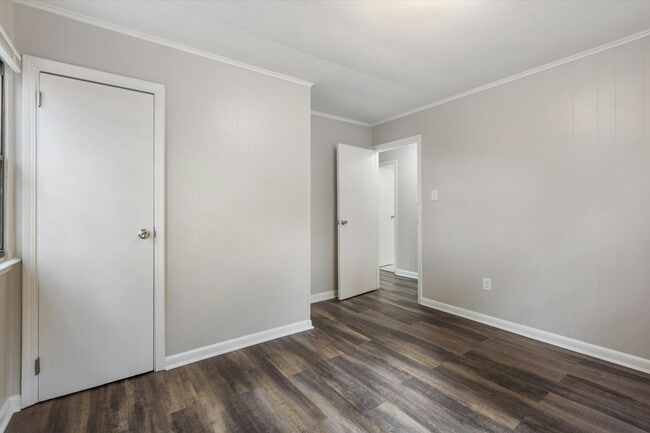 Building Photo - 3615 Sunrise St