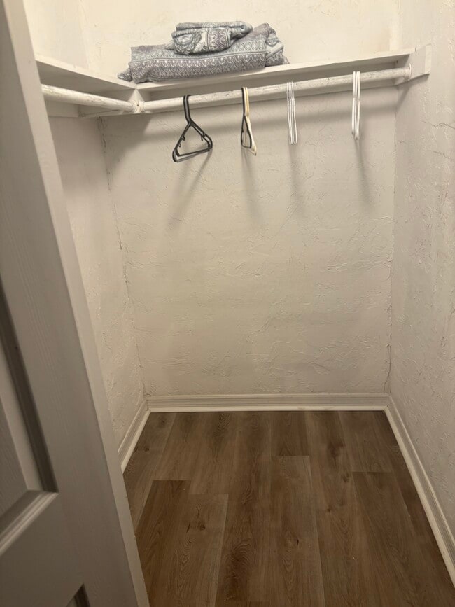 Building Photo - Bianca Arias HP0139