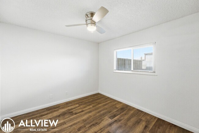 Building Photo - 3410 W Olinda Ln