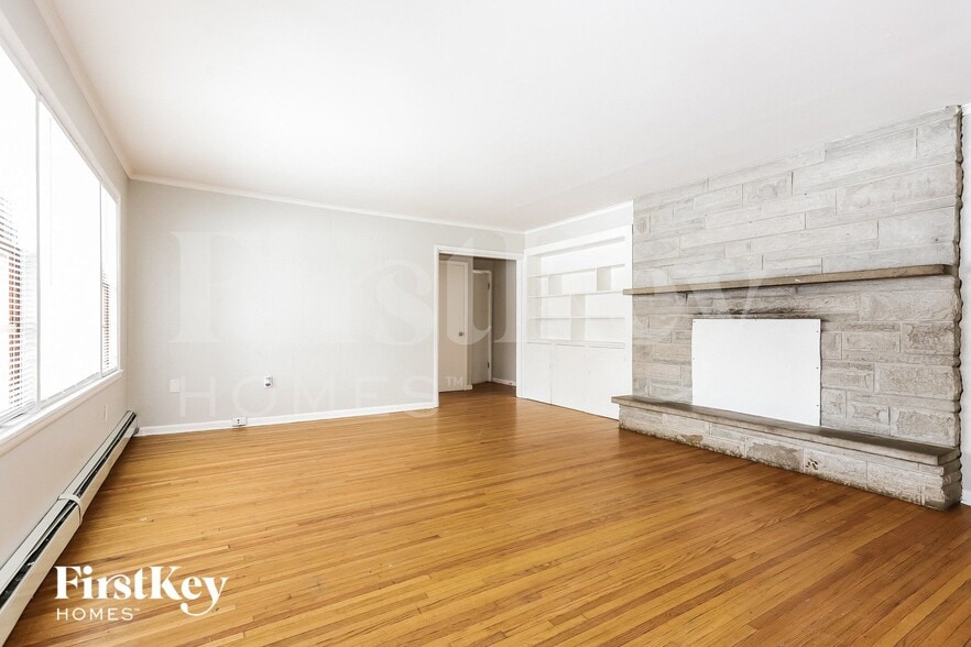 Building Photo - 2524 Golfview Dr