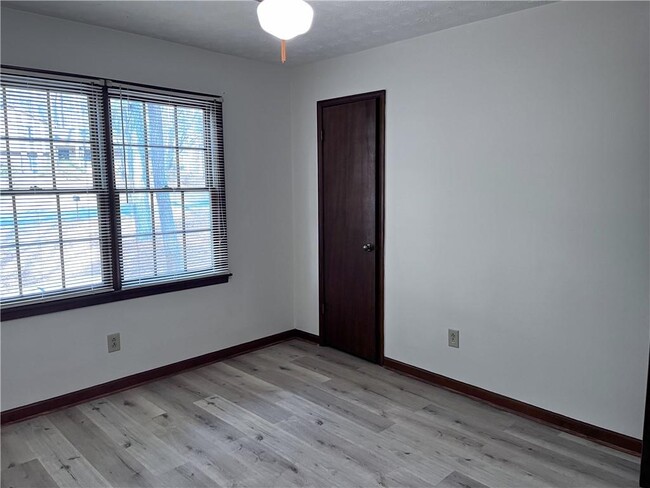Building Photo - 3378 Mountain Hollow Dr