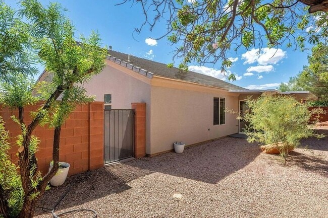 Building Photo - 1630 E 2450 S St