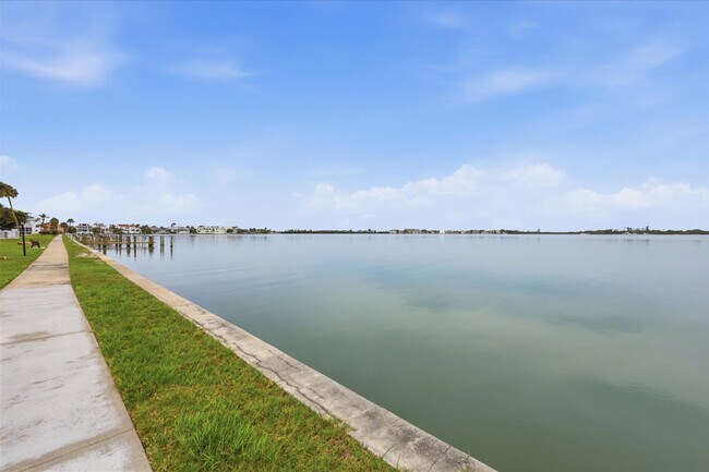 Building Photo - 769 John Ringling Blvd