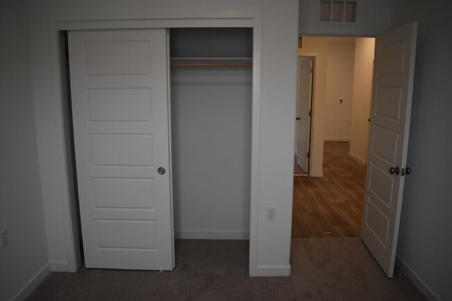 Building Photo - 4448 N San Miguel Ave